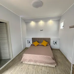 Fcoairporthouse , Fiumicino Italy